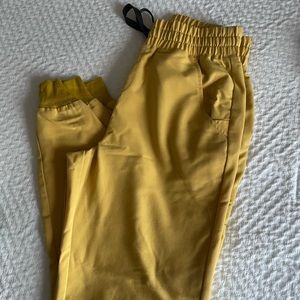 Light Gold Zamora Figs Small